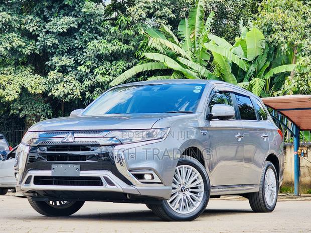 Mitsubishi Outlander 2.4 PHEV AWD 2019 Gray