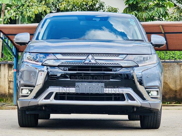 Mitsubishi Outlander 2.4 PHEV AWD 2019 Gray