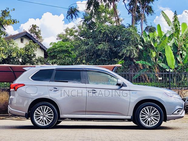 Mitsubishi Outlander 2.4 PHEV AWD 2019 Gray