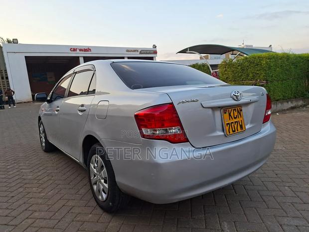 Toyota Axio 2011 Silver