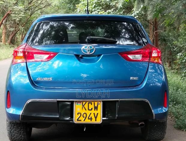 Toyota Auris 2013 Blue