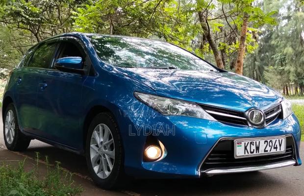 Toyota Auris 2013 Blue