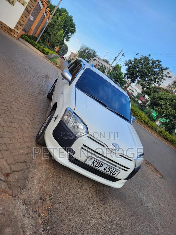 Toyota Succeed SV Premium 2016