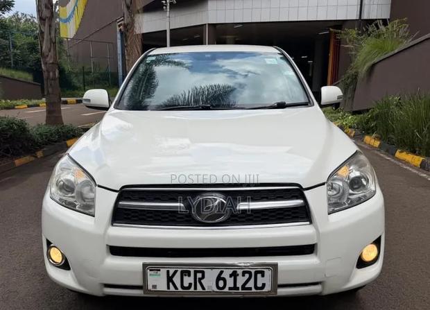 Toyota RAV4 2011 White