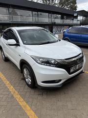 Honda Vezel 2017 White for sale