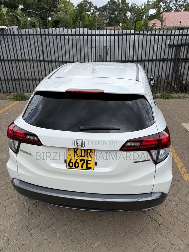 Honda Vezel 2017 White