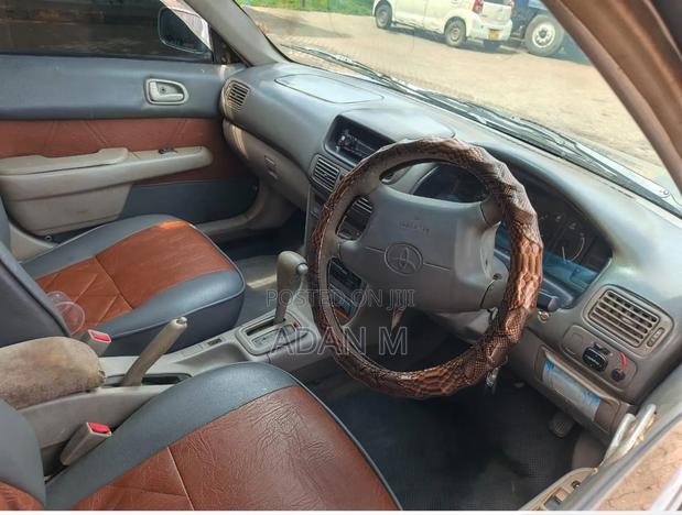 Toyota Corolla 1999 Silver