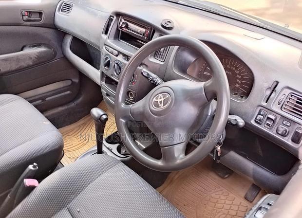 Toyota Succeed 2006 Gold