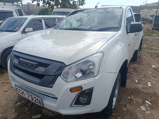 Isuzu D-MAX 2015 White