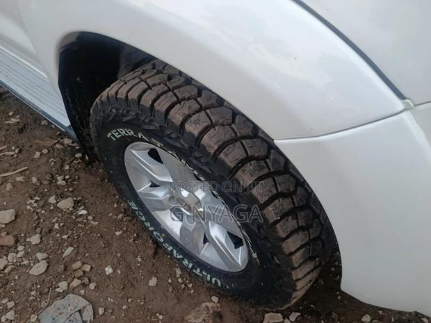 Toyota Hilux 2011 White