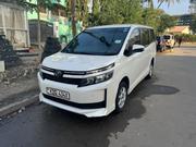 Toyota Voxy 2017 White for sale