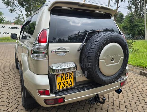 Toyota Land Cruiser Prado 2005 Silver