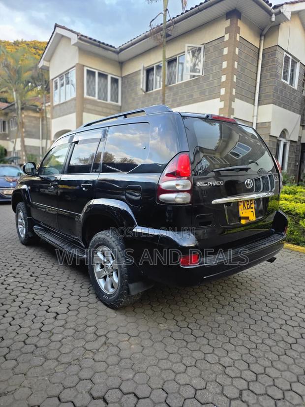 Toyota Land Cruiser Prado 2005 Black