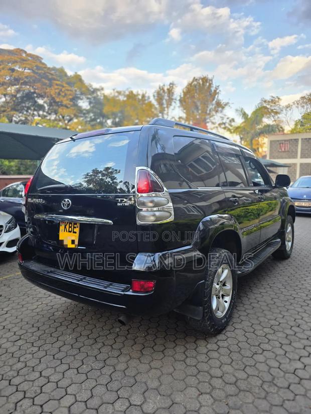 Toyota Land Cruiser Prado 2005 Black