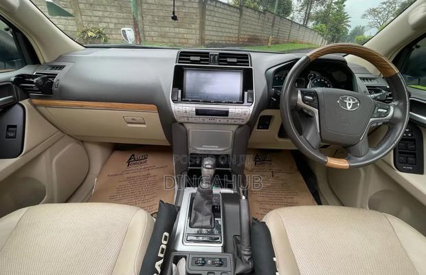 Toyota Land Cruiser Prado 2018 White