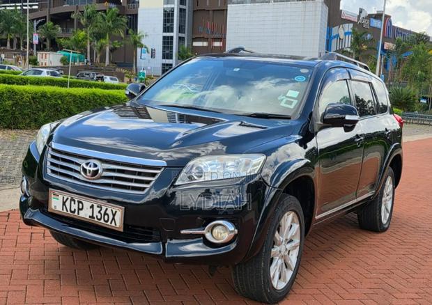 Toyota Vanguard 2010 Black