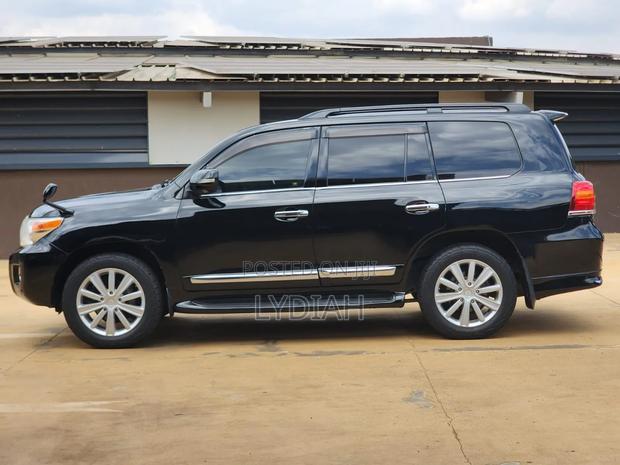 Toyota Land Cruiser 2012 Black