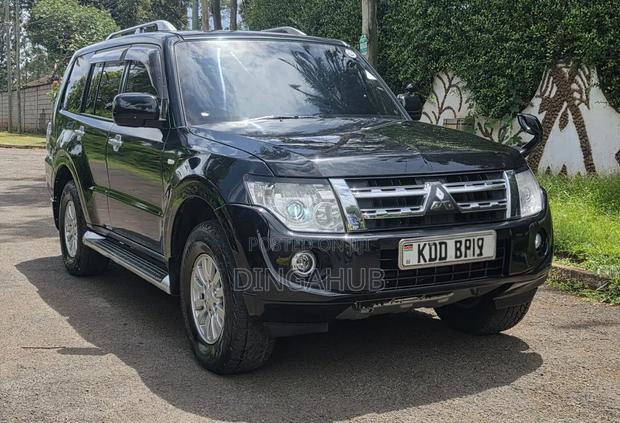 Mitsubishi Pajero 2013 Black