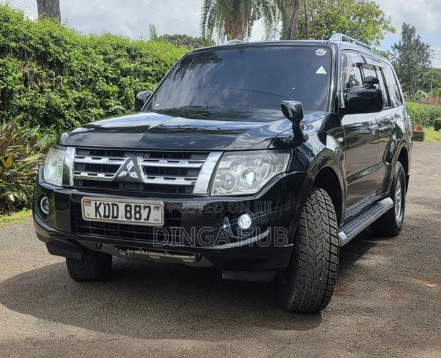 Mitsubishi Pajero 2013 Black