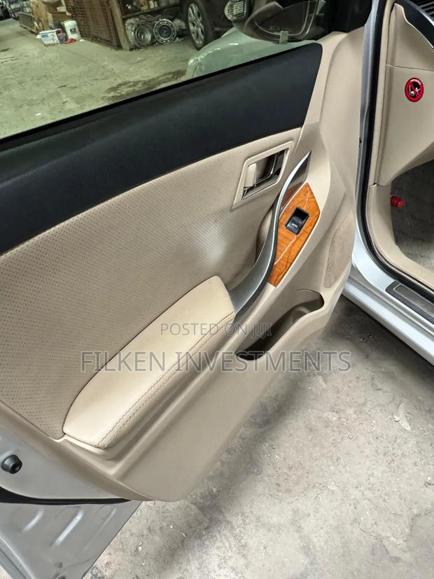 Toyota Premio 2.0 FWD 2014 Silver