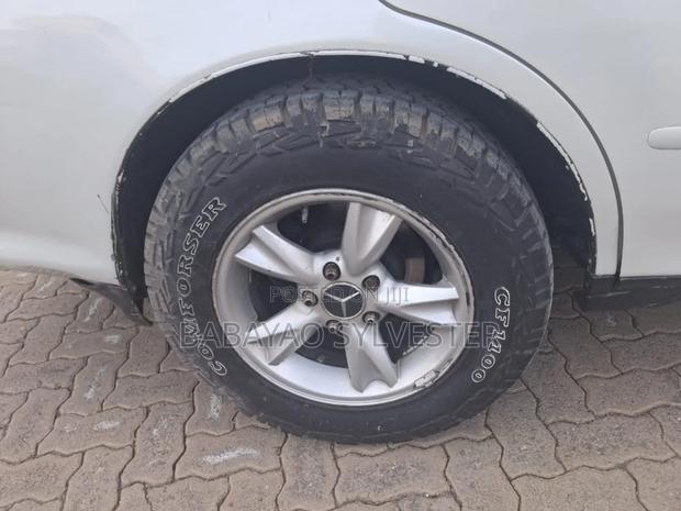 Toyota Mark II 2001 White
