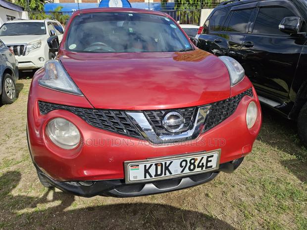 Nissan Juke S 4dr Hatchback (1.6L 4cyl Turbo CVT) 2015 Red