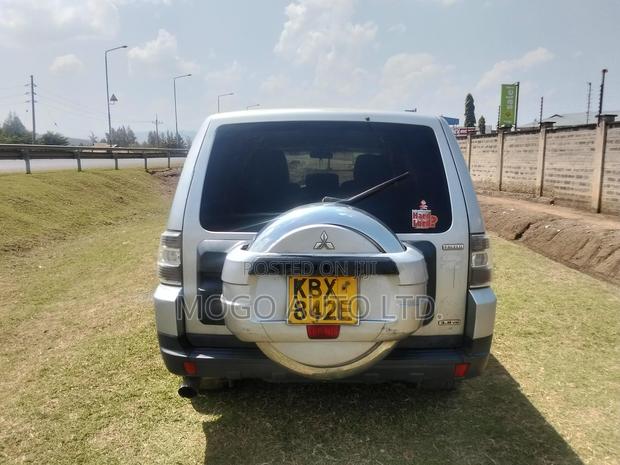 Mitsubishi Pajero 2006 Silver