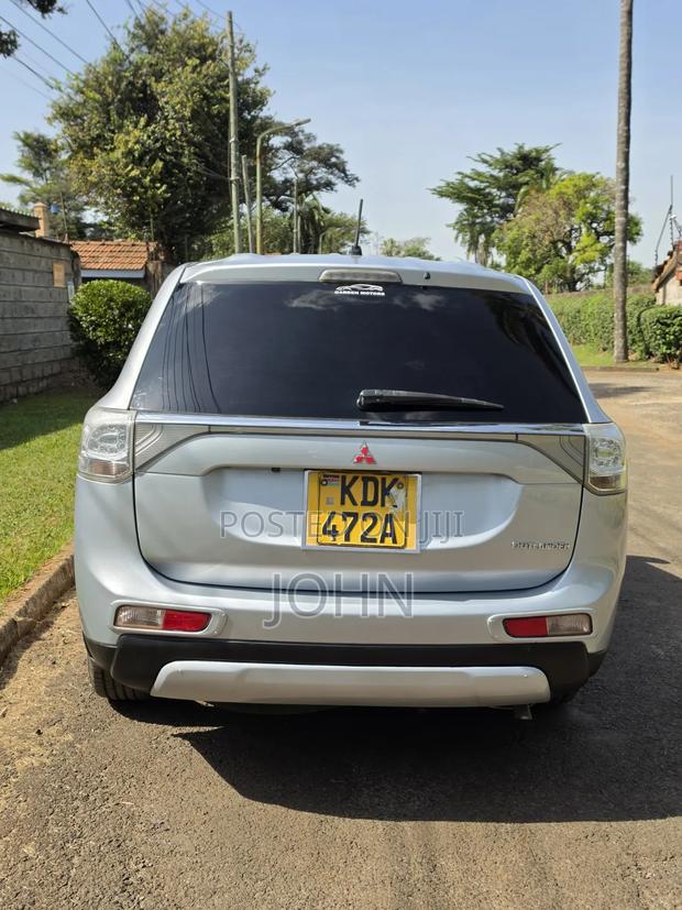 Mitsubishi Outlander 2014 Silver