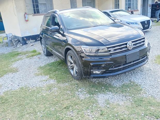 Volkswagen Tiguan 2.0T SEL R-Line Black FWD 2019 Black