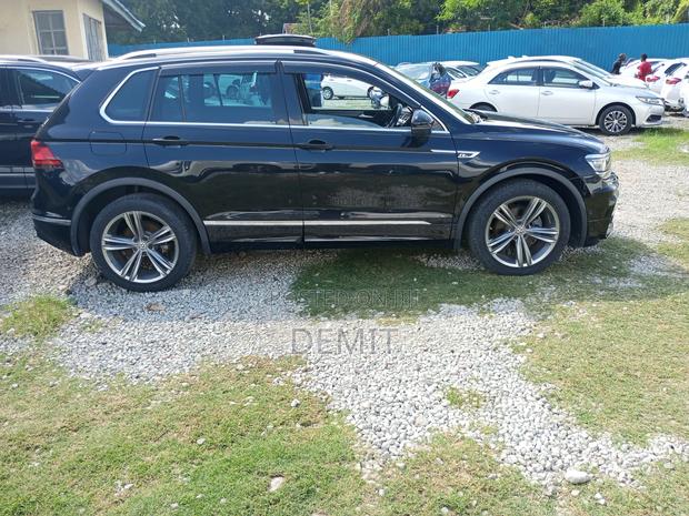 Volkswagen Tiguan 2.0T SEL R-Line Black FWD 2019 Black