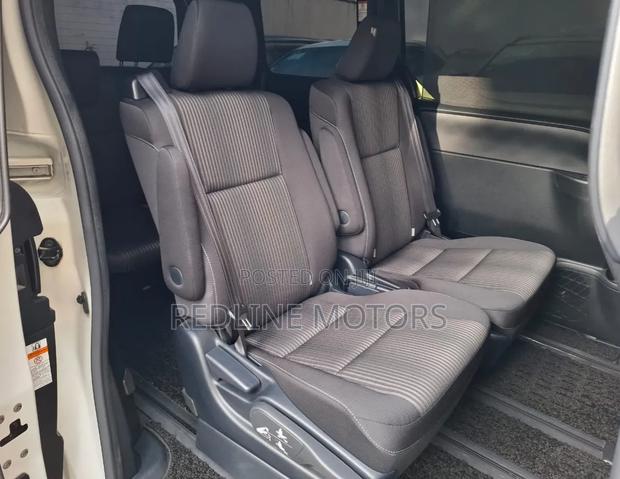 Toyota Voxy 2019 Pearl