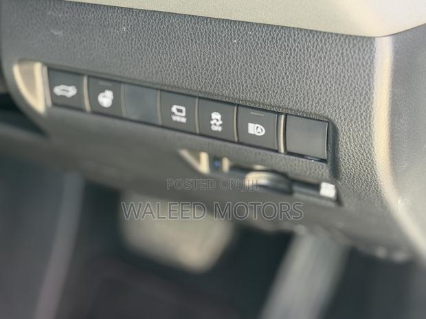 Toyota Harrier 2.0 2020 Pearl