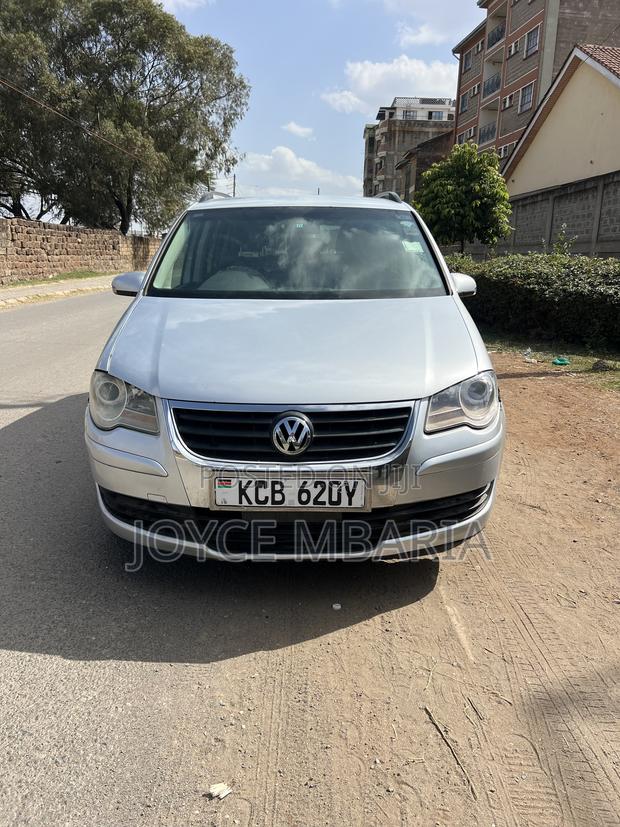 Volkswagen Touran 2010 Silver