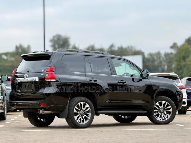 Toyota Land Cruiser Prado 2.8 2021 Black