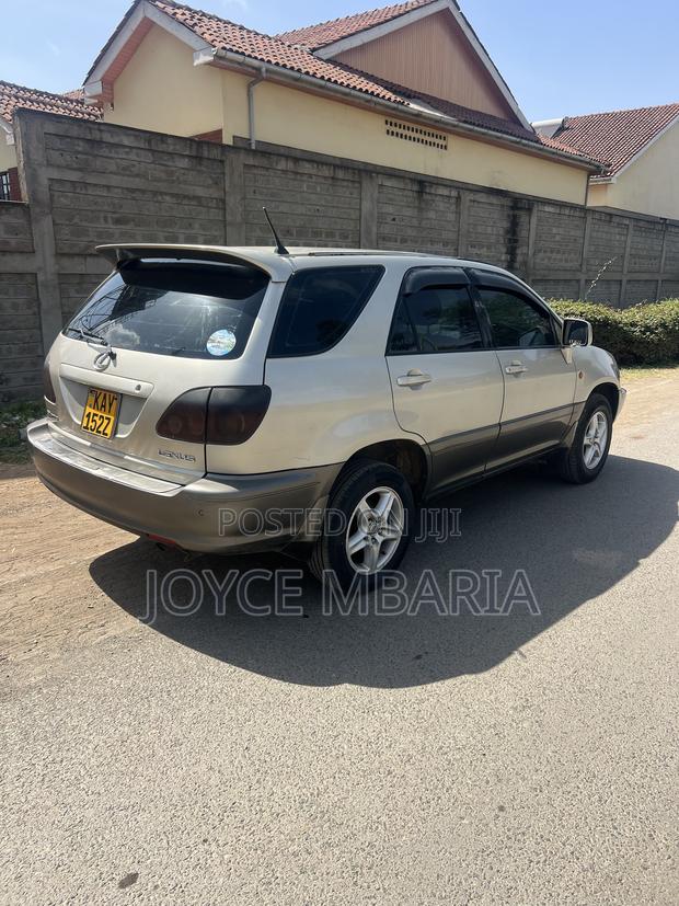 Toyota Harrier 2002 Gold
