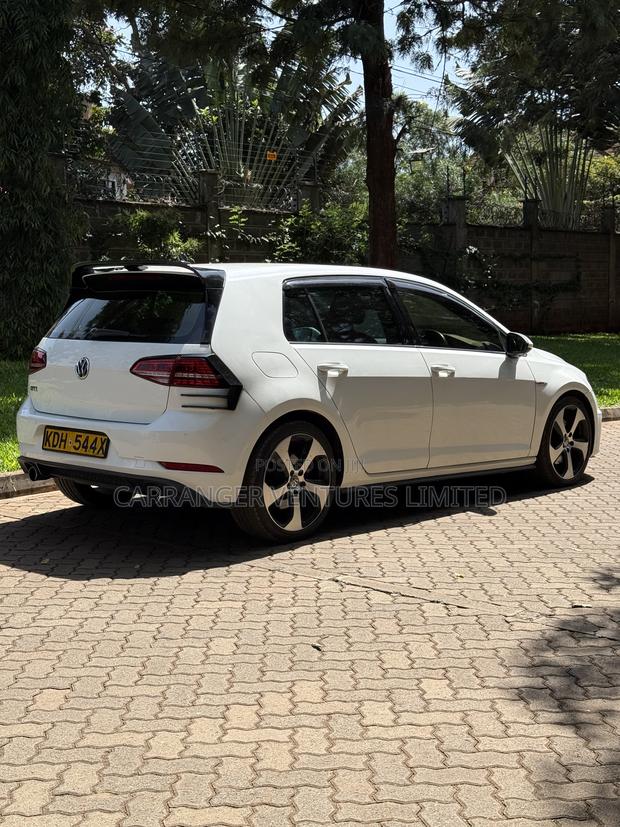 Volkswagen Golf GTI 2015 White
