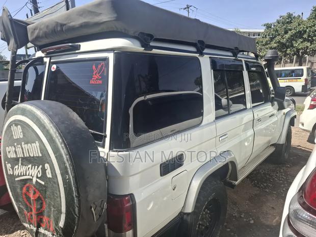 Toyota Land Cruiser 2012 White