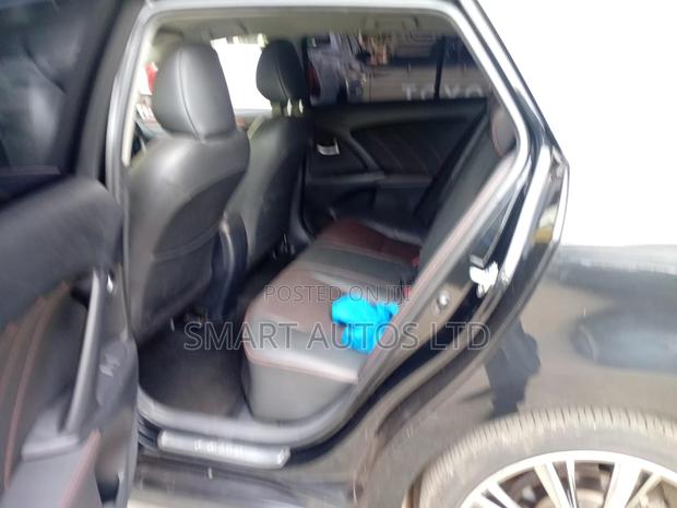 Toyota Avensis 2018 Black