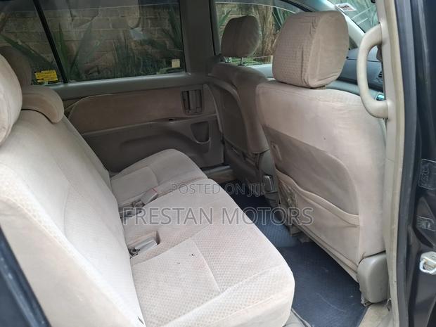 Toyota ISIS 2008 Black