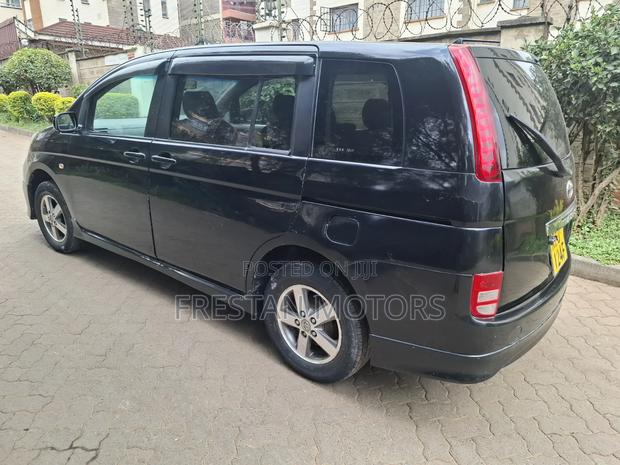 Toyota ISIS 2008 Black