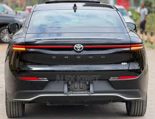 Toyota Crown 2023 Black
