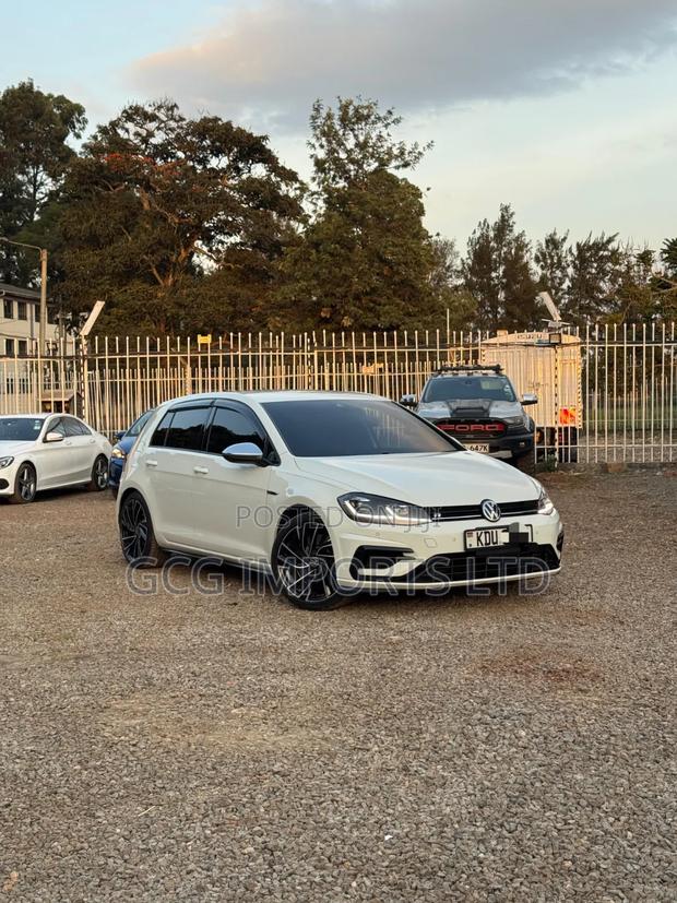 Volkswagen Golf R 4-Door w/DCC & Navigation 2018 White