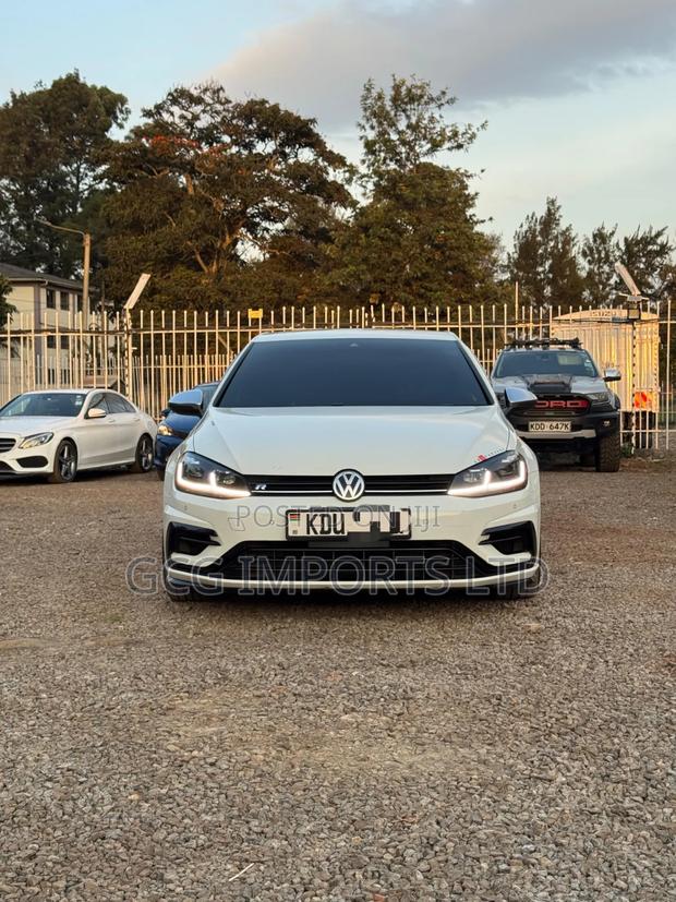 Volkswagen Golf R 4-Door w/DCC & Navigation 2018 White