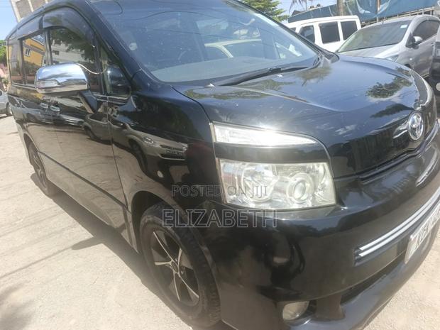Toyota Voxy 2009 Black