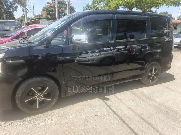 Toyota Voxy 2009 Black
