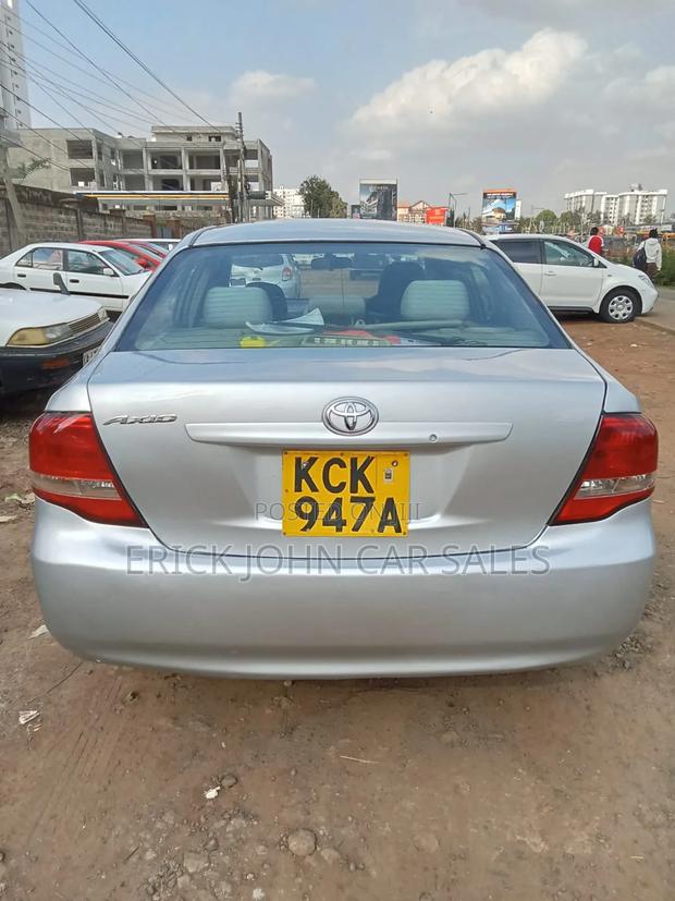 Toyota Axio 2010 Silver