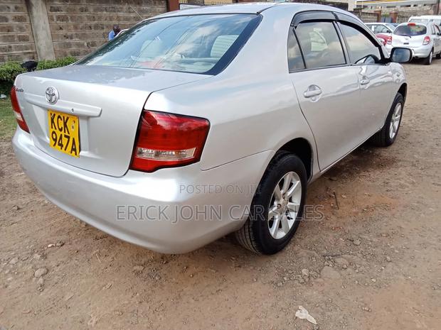 Toyota Axio 2010 Silver