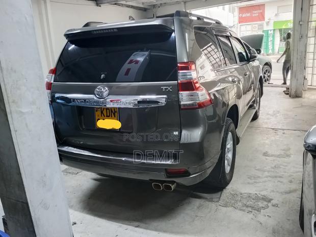 Toyota Land Cruiser Prado 2016 Brown