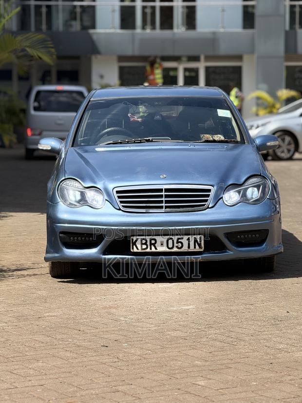 Mercedes-Benz C200 2005 Blue