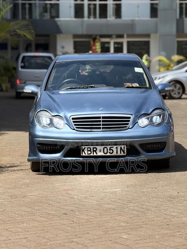 Mercedes-Benz C200 2005 Blue